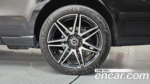 Mercedes-Benz V-Класс 2023 thumb 8