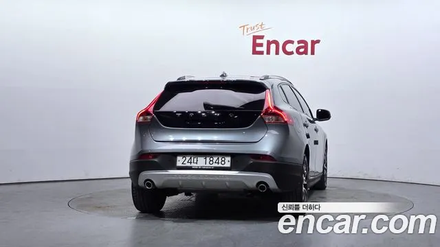 Volvo V40 Cross Country 2018 thumb 6