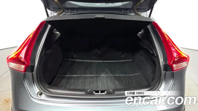 Volvo V40 Cross Country 2018 thumb 3