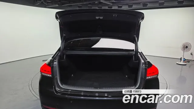 Genesis G80 2019 thumb 10