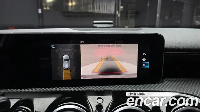 Mercedes-Benz A-Class 2019 thumb 2