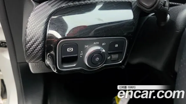 Mercedes-Benz A-Class 2019 thumb 12