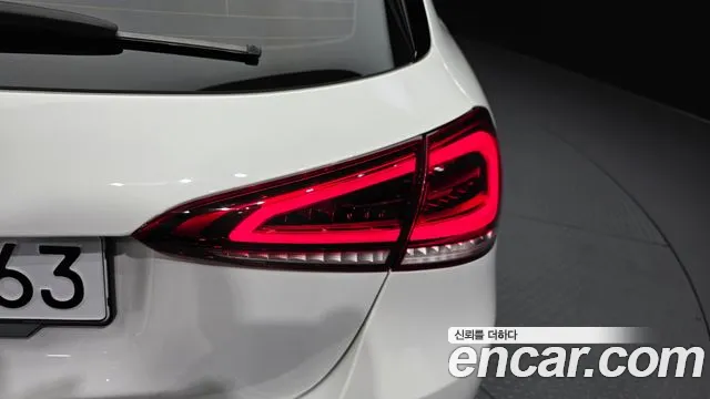 Mercedes-Benz A-Class 2019 thumb 10