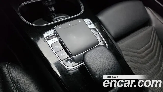 Mercedes-Benz A-Class 2019 thumb 4