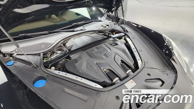 Porsche Panamera 2023 thumb 8