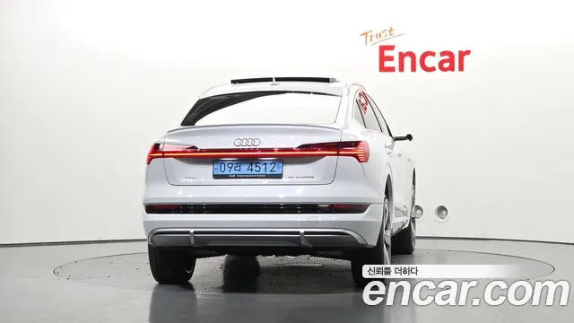 Audi e-tron 2022 thumb 8