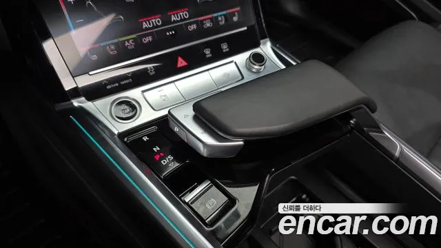 Audi e-tron 2022 thumb 4