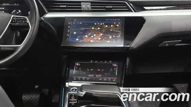 Audi e-tron 2022 thumb 3