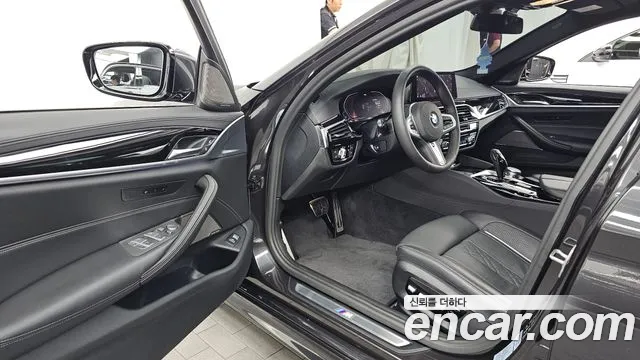 BMW 5 серии 2020 thumb 8