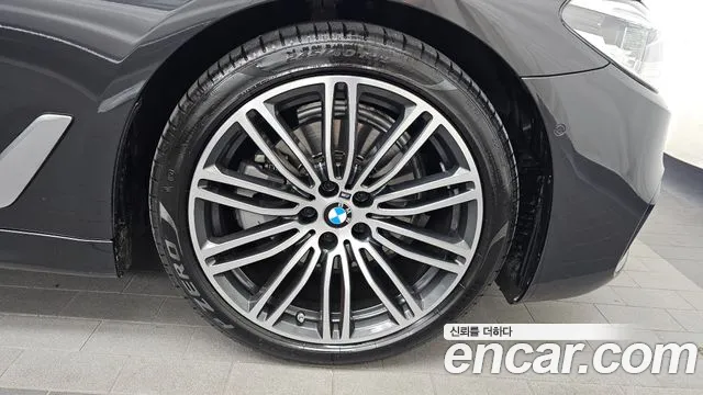 BMW 5 серии 2020 thumb 2