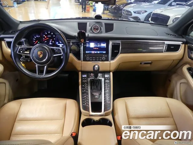Porsche Macan 2018 thumb 9