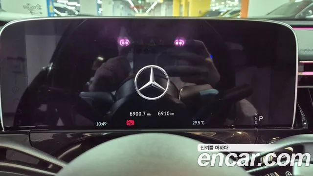 Mercedes-Benz E-Class 2025 thumb 9