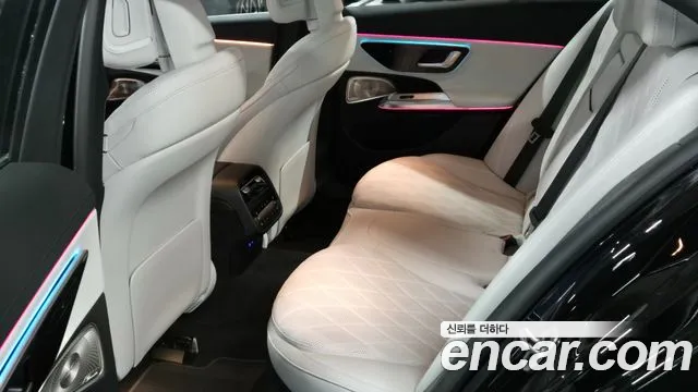 Mercedes-Benz E-Class 2025 thumb 12