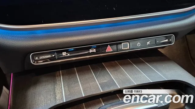 Mercedes-Benz E-Class 2025 thumb 2