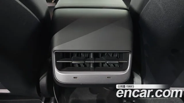 Tesla Model Y 2024 thumb 5
