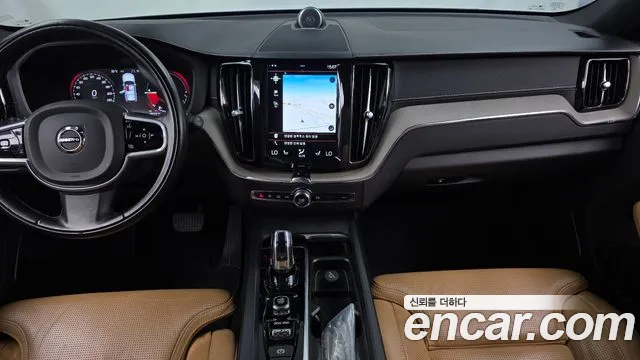 Volvo XC60 2018 thumb 11