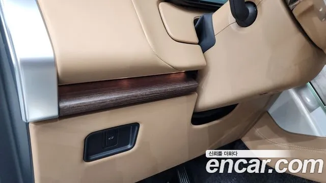 Land Rover Range Rover 2025 thumb 11