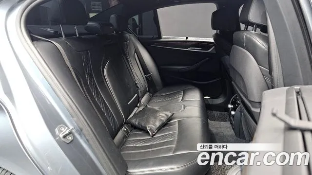 BMW 5 серии 2018 thumb 10