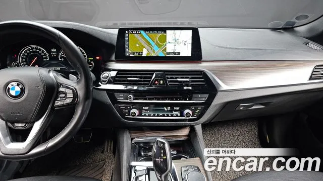 BMW 5 серии 2018 thumb 8