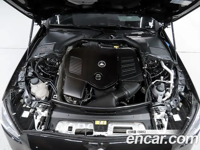 Mercedes-Benz C-Class 2023 thumb 4