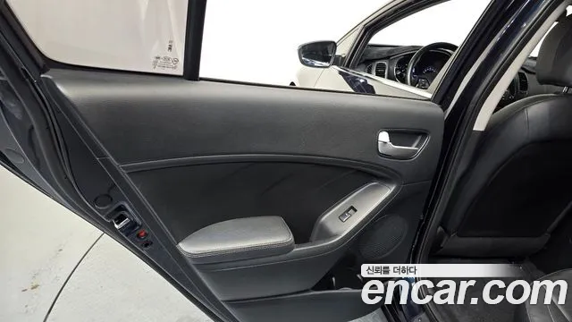 Kia K3 2016 thumb 10