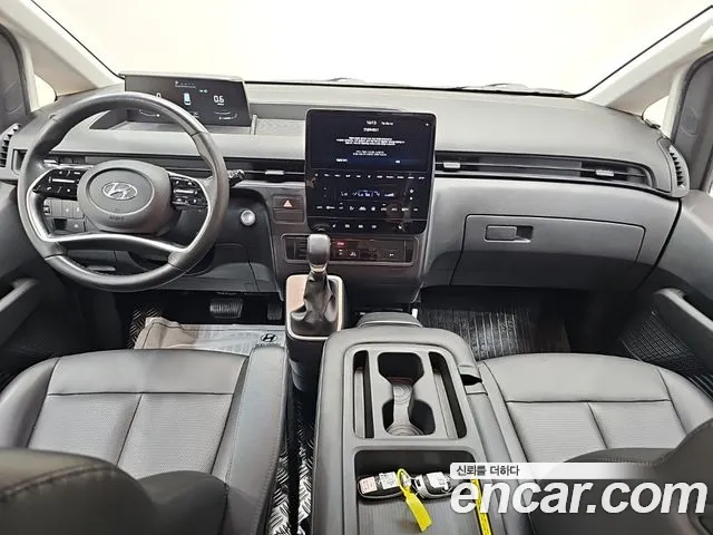 Hyundai Staria 2022 thumb 5