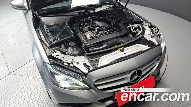 Mercedes-Benz C-Class 2016 thumb 9