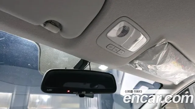 Hyundai Staria 2021 thumb 4