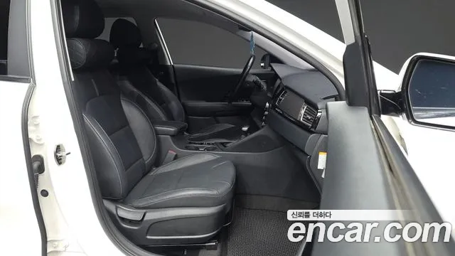 Kia Niro 2016 thumb 3