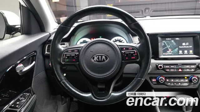 Kia Niro 2016 thumb 7