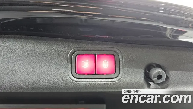 Mercedes-Benz E-Class 2017 thumb 11