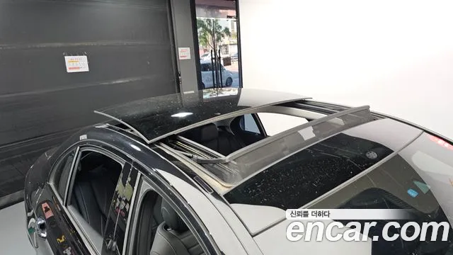 Mercedes-Benz E-Class 2017 thumb 8