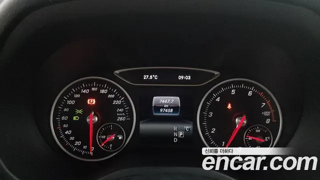 Mercedes-Benz B-Class 2018 thumb 11