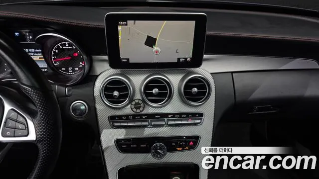 Mercedes-Benz C-Class 2018 thumb 10