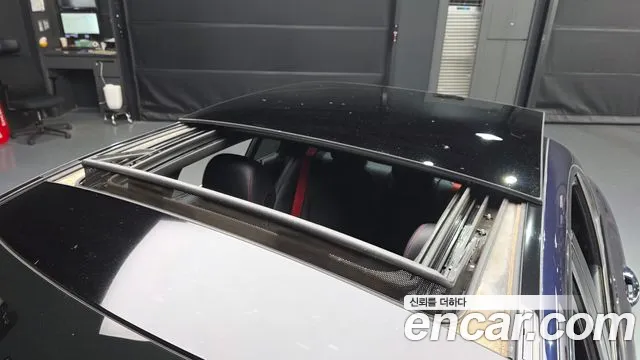 Mercedes-Benz C-Class 2018 thumb 11