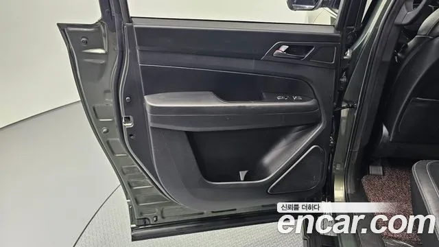 KGM Rexton 2021 thumb 9