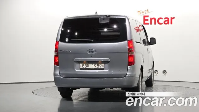 Hyundai Staria 2021 thumb 6