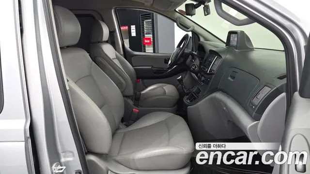 Hyundai Staria 2021 thumb 10