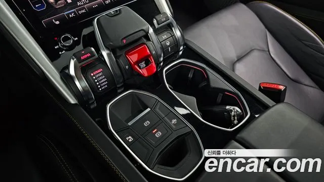Lamborghini Urus 2019 thumb 9
