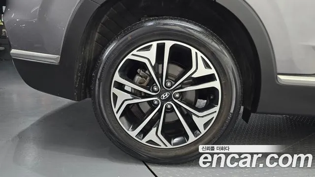 Hyundai Santa Fe 2018 thumb 2