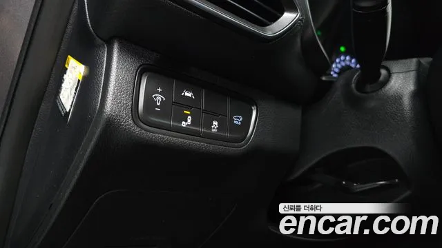 Hyundai Santa Fe 2018 thumb 9