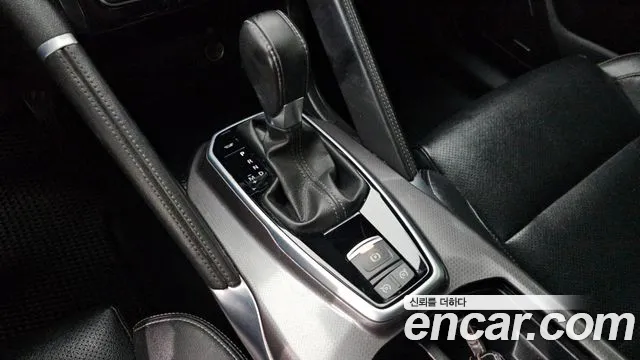 Renault QM6 2016 thumb 8