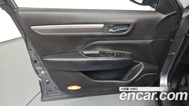 Renault QM6 2016 thumb 7