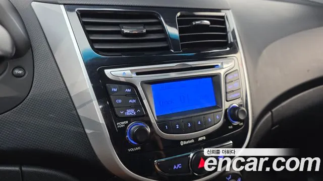 Hyundai Accent 2012 thumb 6