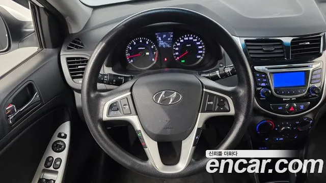Hyundai Accent 2012 thumb 10