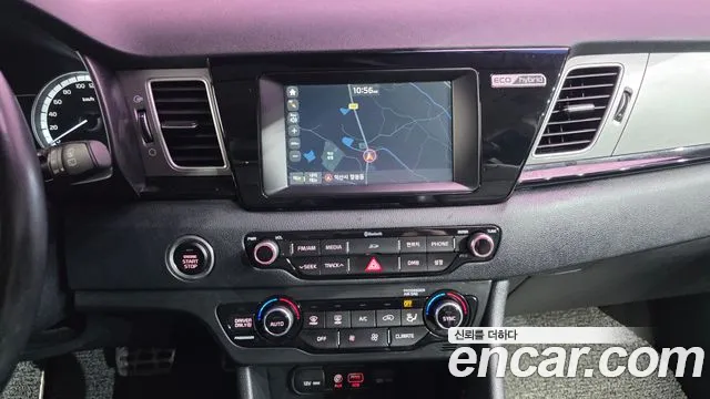Kia Niro 2017 thumb 12