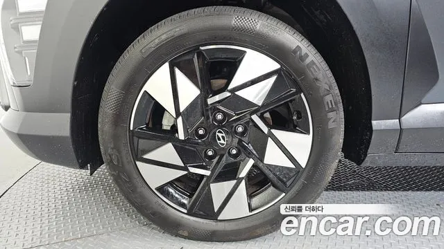 Hyundai Kona 2024 thumb 2