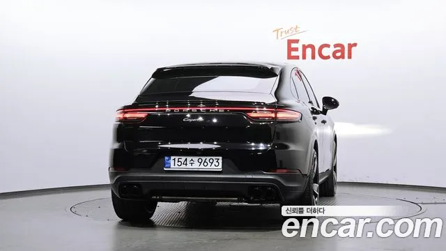 Porsche Cayenne 2022 thumb 9