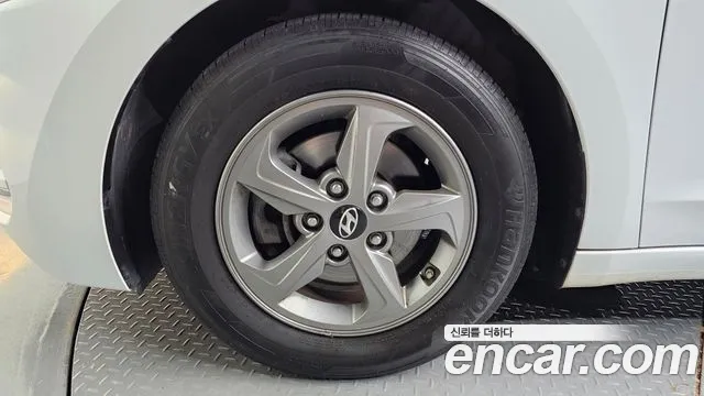 Hyundai Avante 2015 thumb 3