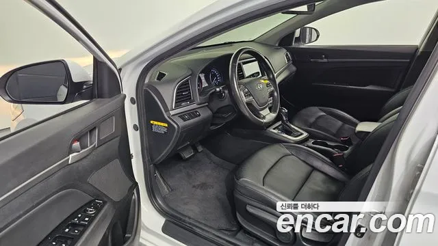 Hyundai Avante 2015 thumb 5